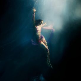 Ellie Goulding - Higher Than Heaven... 